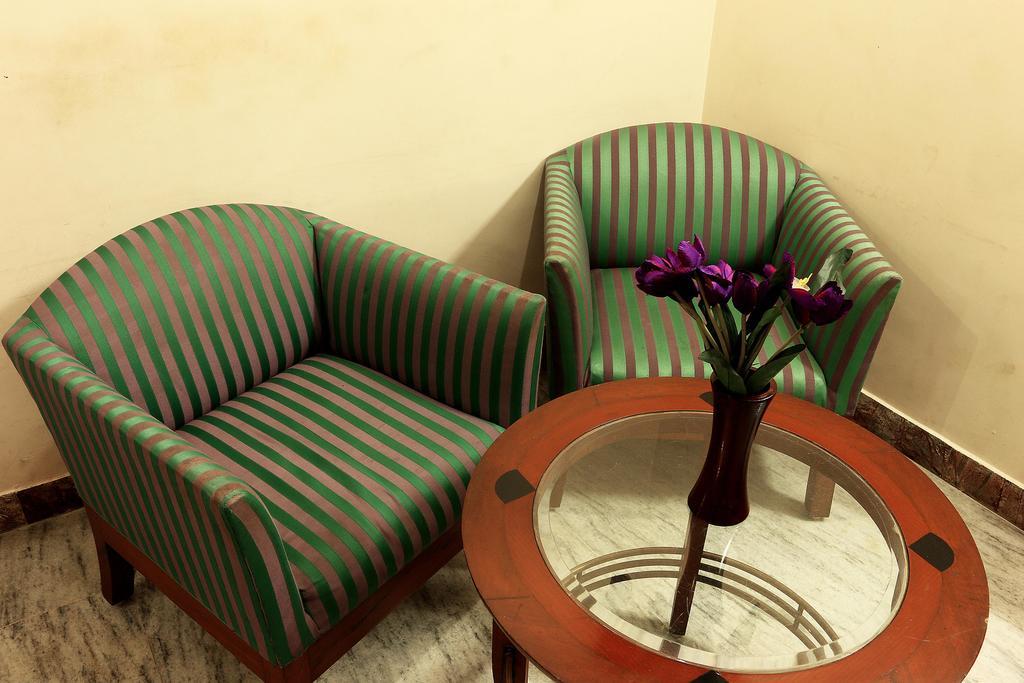 Oyo 1224 New Alipore Kolkata Bagian luar foto